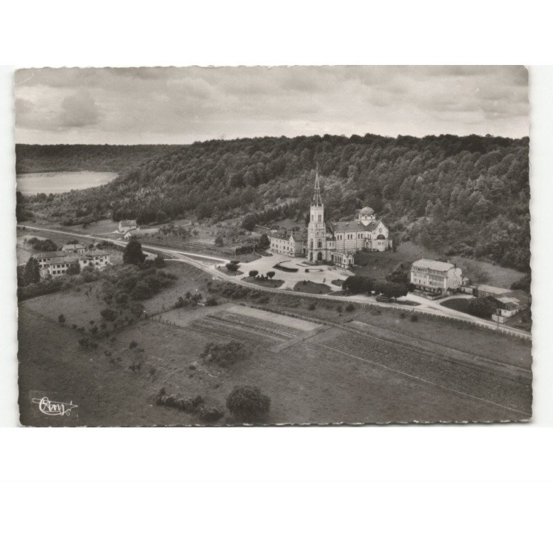 DOMREMY-la-PUCELLE: basilique nationale de sainte-jeanne-d'arc vue aérienne 10x15 - très bon état