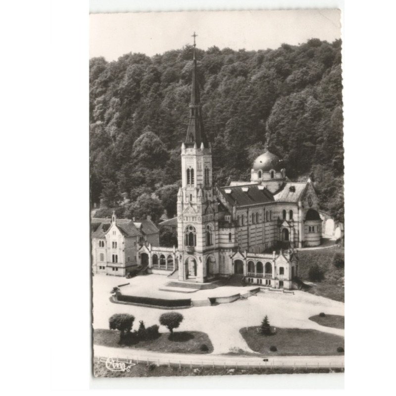 DOMREMY-la-PUCELLE:  basilique nationale de sainte-jeanne d'arc vue aérienne 10x15 - très bon état