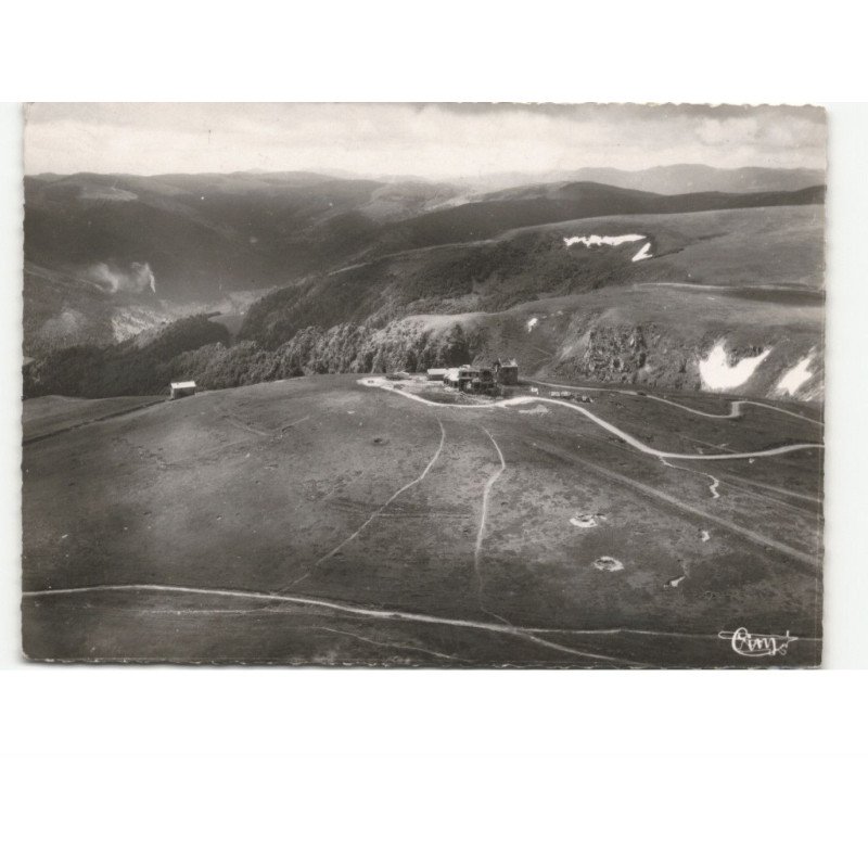LE HOHNECK: le sommet du hohneck et l'hôtel bertrand-bernez vue aérienne 10x15 - très bon état