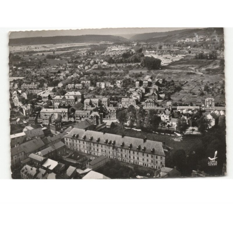 GIVET: vue générale et les casernes vue aérienne 10x15 - très bon état