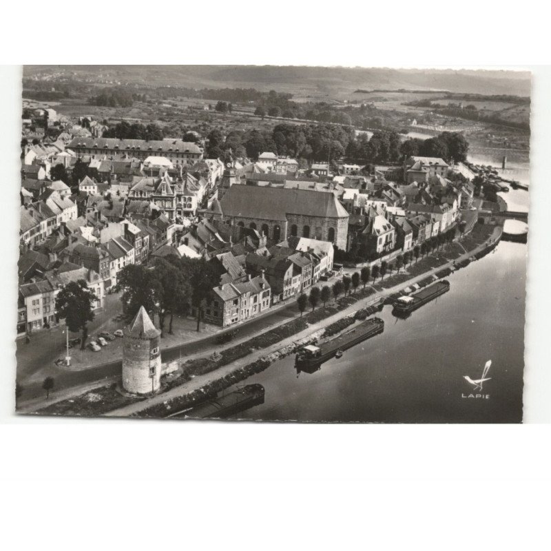 GIVET: tour victoire-l'église l'hôtel de ville douane des bateaux vue aérienne 10x15 - état