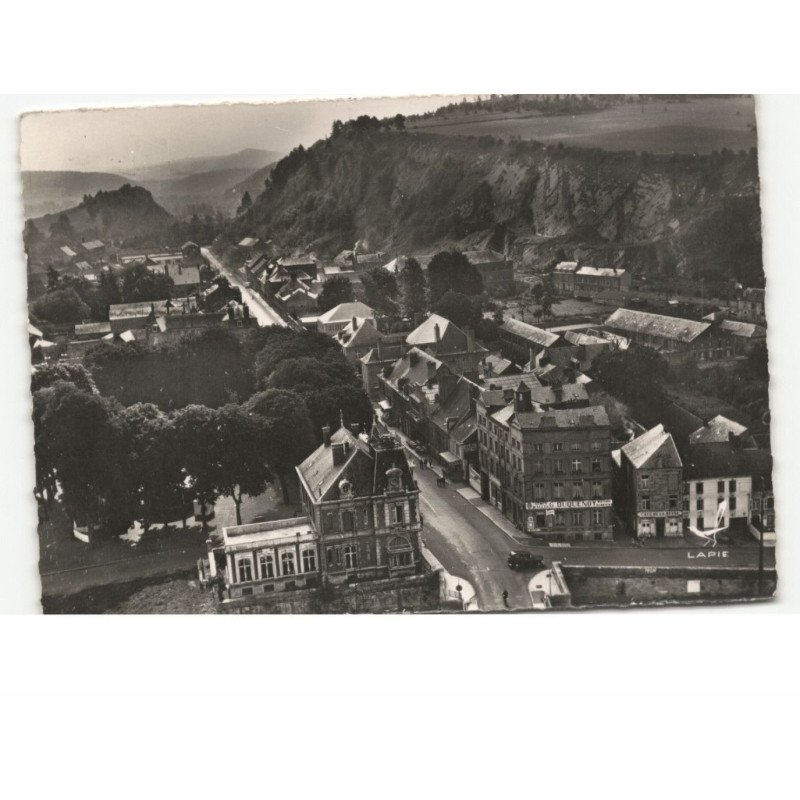 GIVET: la poste vue aérienne 10x15 - très bon état