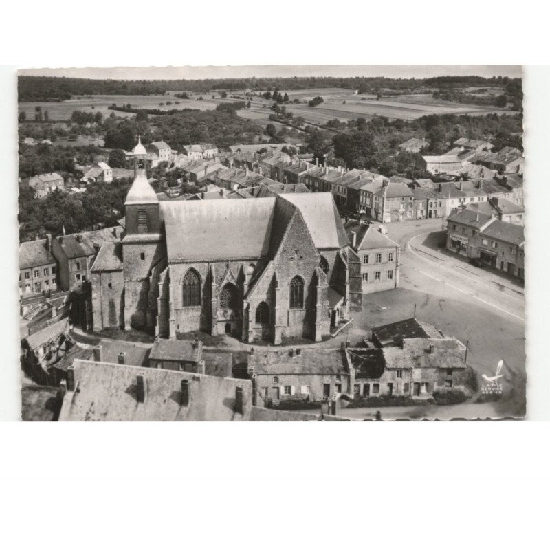 RENWEZ: l'église vue aérienne 10x15 - très bon état