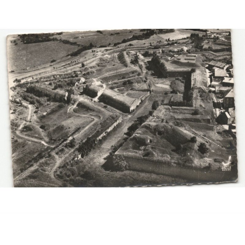 ROCROI: les fortifications et circuit moto-cross vue aérienne 10x15 - état
