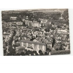 SEDAN: les H.L.M. et le château fort vue aérienne 10x15 - très bon état
