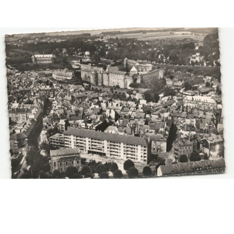 SEDAN: les H.L.M. et le château fort vue aérienne 10x15 - très bon état