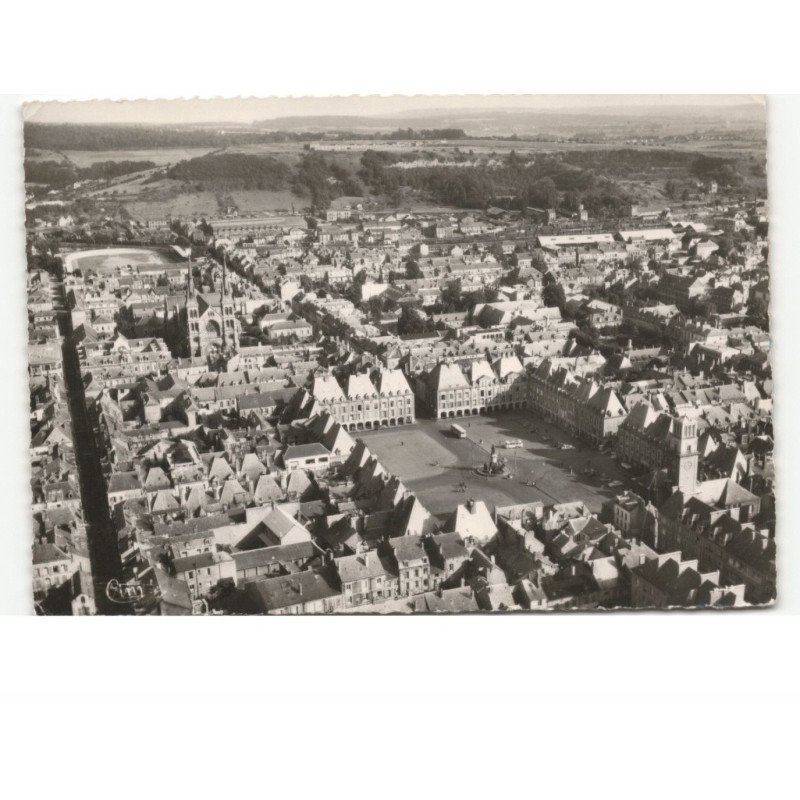 CHARLEVILLE: place ducale et centre ville vue aérienne 10x15 - état