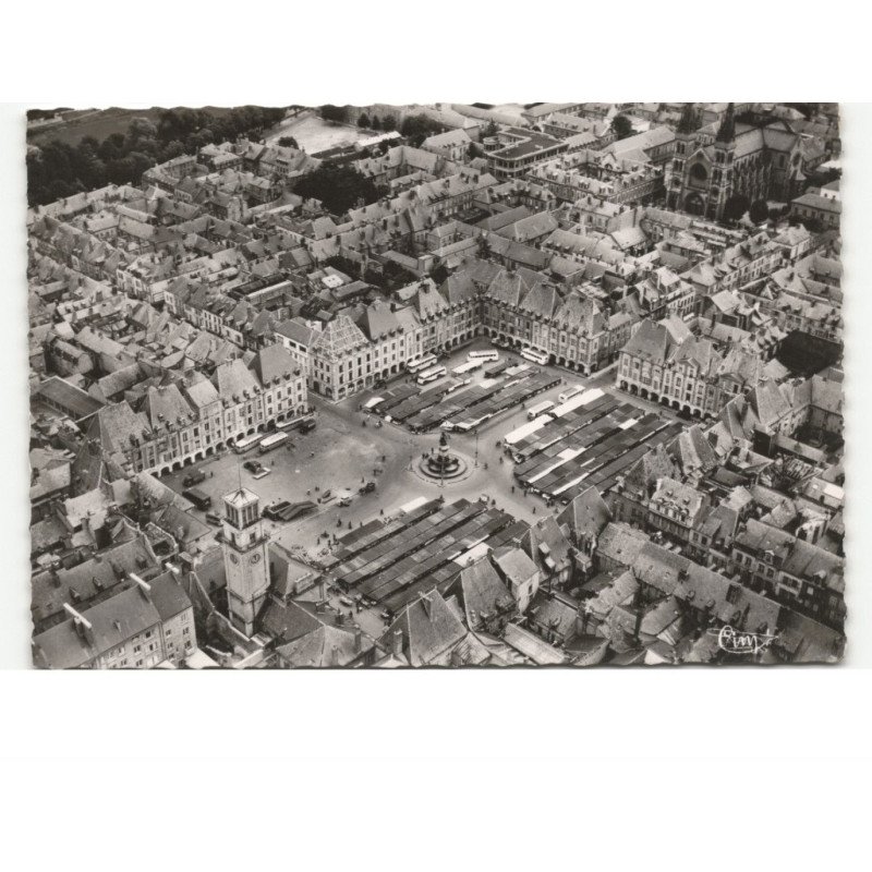 CHARLEVILLE: la place ducale vue aérienne 10x15 - très bon état