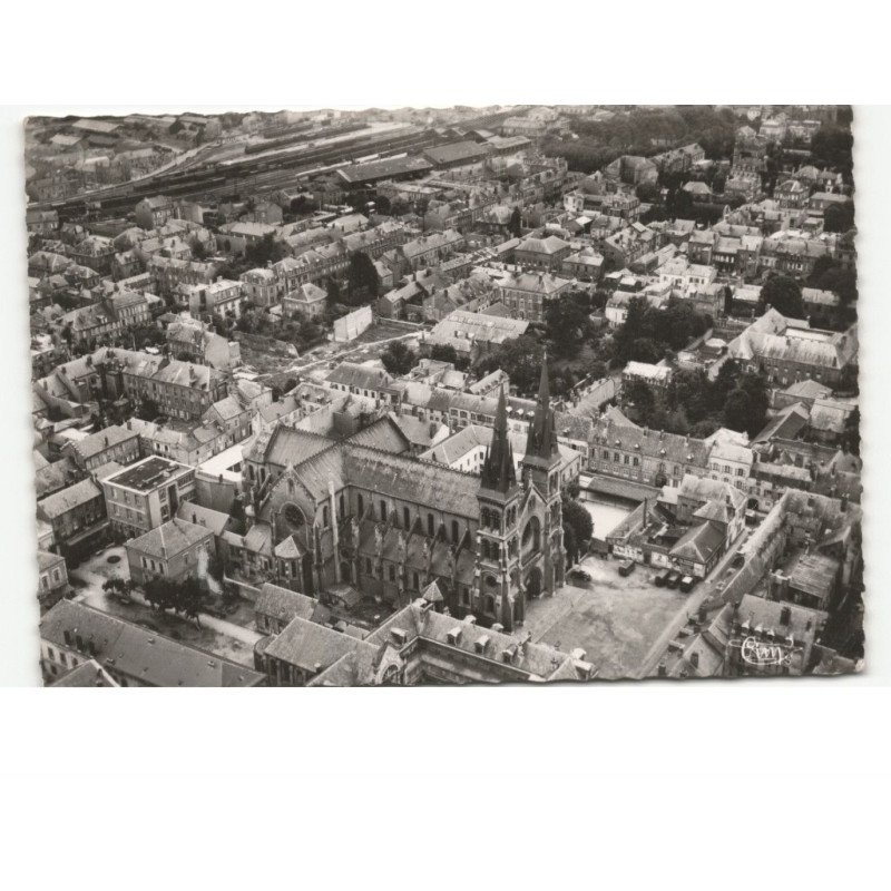 CHARLEVILLE: l'église vue aérienne 10x15 - très bon état (dos en état)