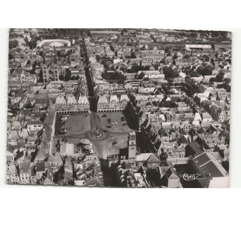 CHARLEVILLE: la place ducale vue aérienne 10x15 - très bon état