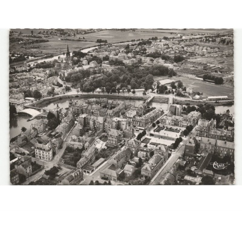 MEZIERES: la place de la république, la meuse vue aérienne 10x15 - très bon état