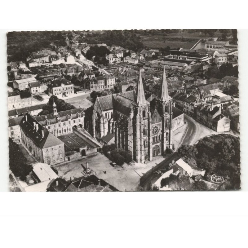 MOUZON: l'église abbatiale et l'hospice vue aérienne 10x15 - très bon état