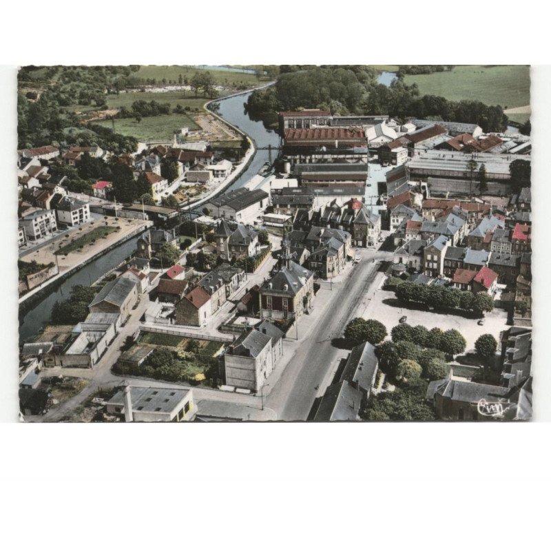 MOUZON: l'hôtel de ville, la meuse vue aérienne 10x15 - très bon état