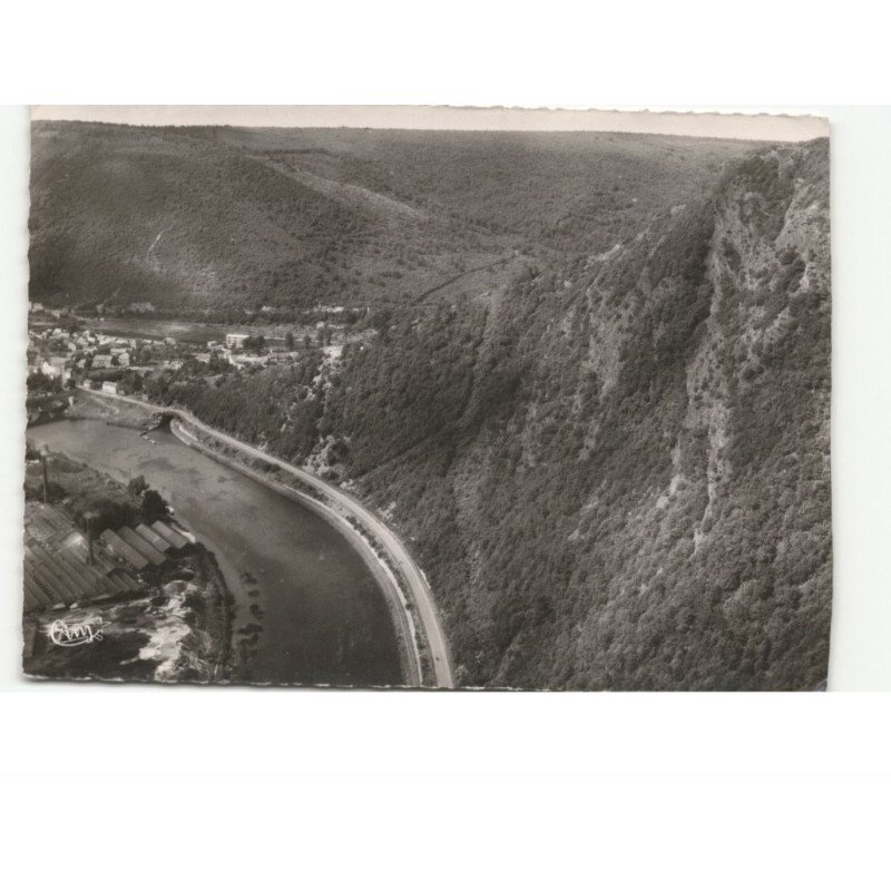 REVIN: la route de laifour et le mont malgré tout vue aérienne 10x15 - état
