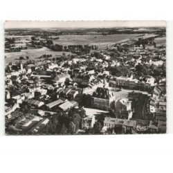 VOUZIERS: l'hôtel de ville et la placevue aérienne 10x15 - très bon état