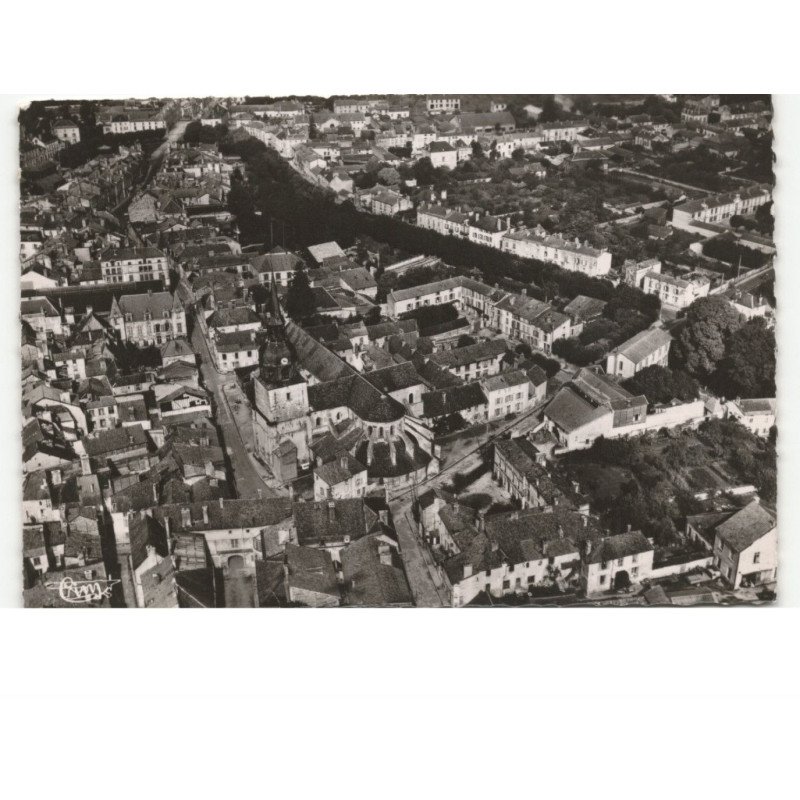 BAR-sur-AUBE: l'église saint-pierre et le boulevard gambetta vue aérienne 10x15 - très bon état