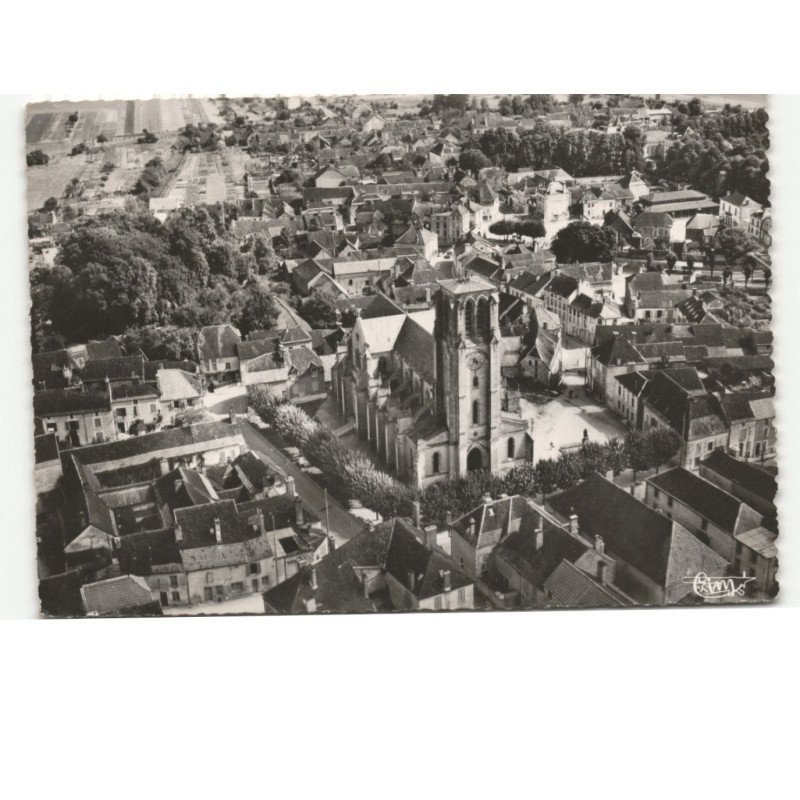 ESSOYES: l'église vue aérienne 10x15 - très bon état