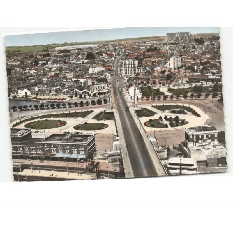 SAINT-QUENTIN: la gare vue aérienne 10x15 - état