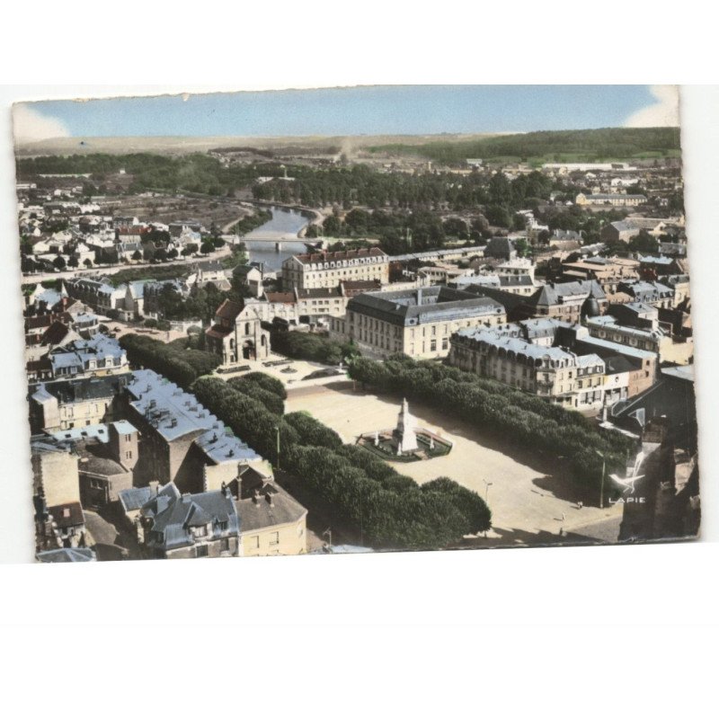 SOISSONS: vue aérienne 10x15 - très bon état