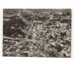 CHAUNY: vue générale, l'église et la mairie vue aérienne 10x15 - très bon état