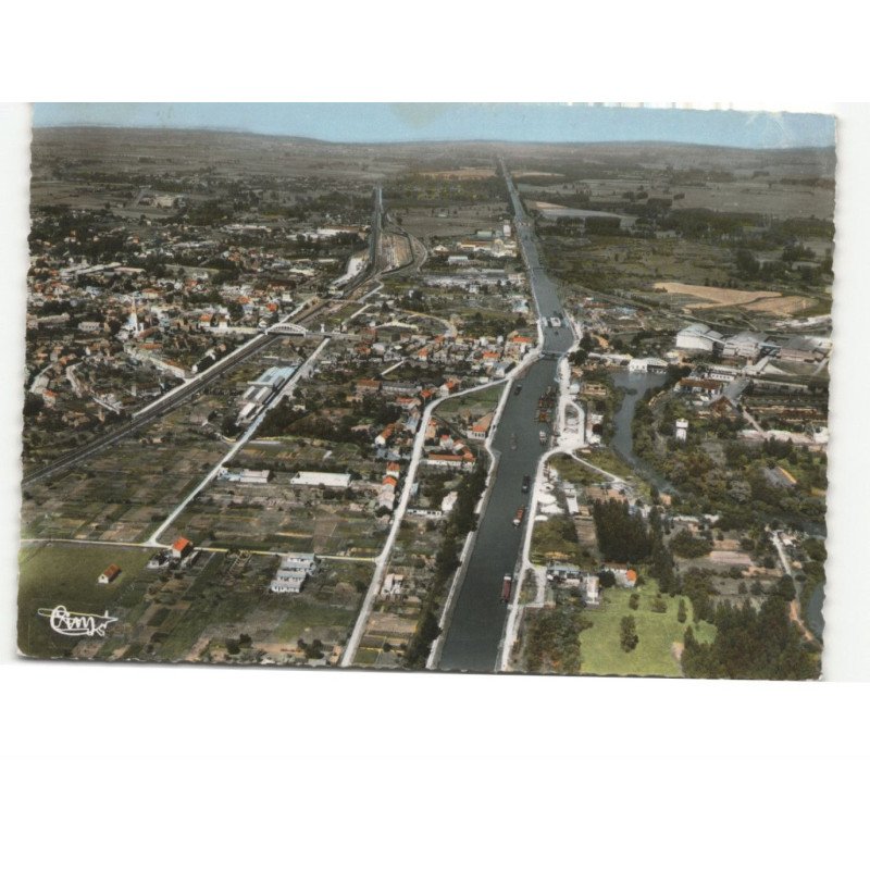 CHAUNY: vue générale, le canal de saint-quentin, la voie ferrée vue aérienne 10x15 - très bon état