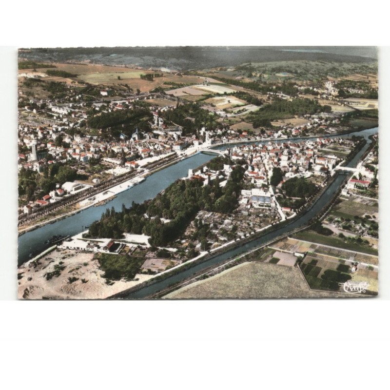 CHATEAU-THIERRY: l'ile de château-thhierry et la vallée de la marne vue aérienne 10x15 - très bon état