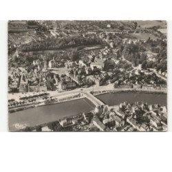 CHATEAU-THIERRY: au pied de son vieux château vue aérienne 10x15 - très bon état