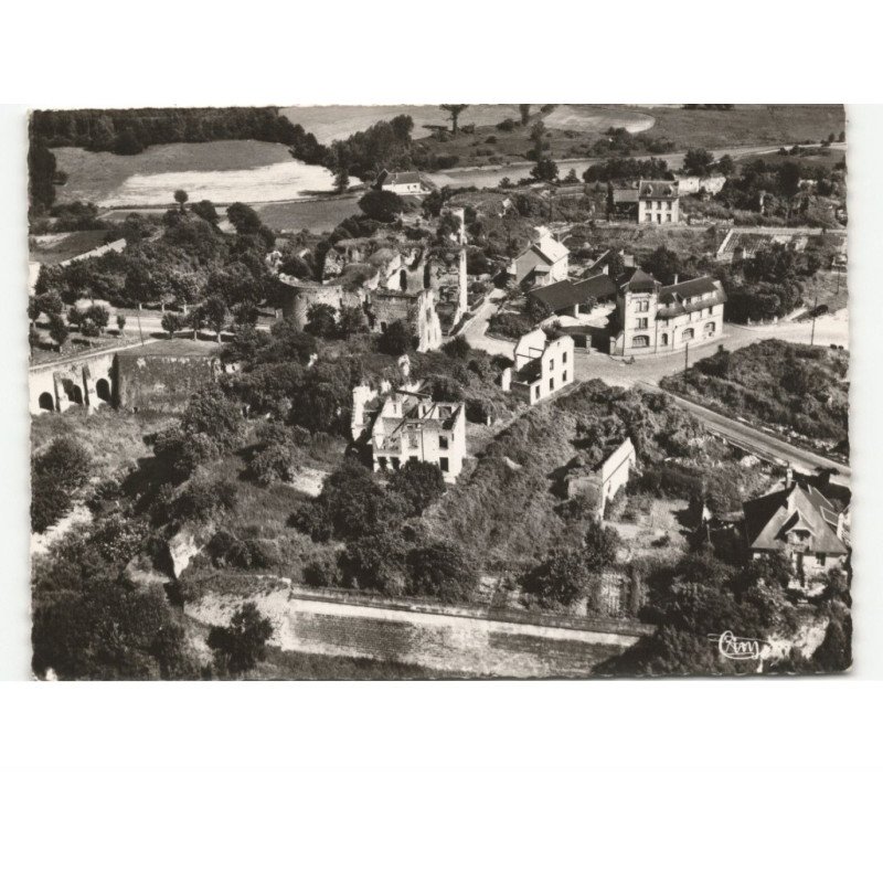 COUCY-le-CHATEAU: porte de laon et hôtel bellevue vue aérienne 10x15 - très bon état
