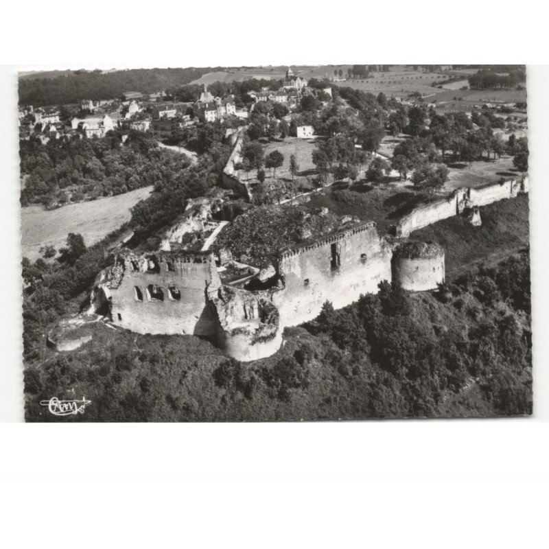 COUCY-le-CHATEAU: le château vue aérienne 10x15 - très bon état