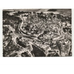 LAON: place du générale-leclerc et la cathédrale vue aérienne 10x15 - très bon état