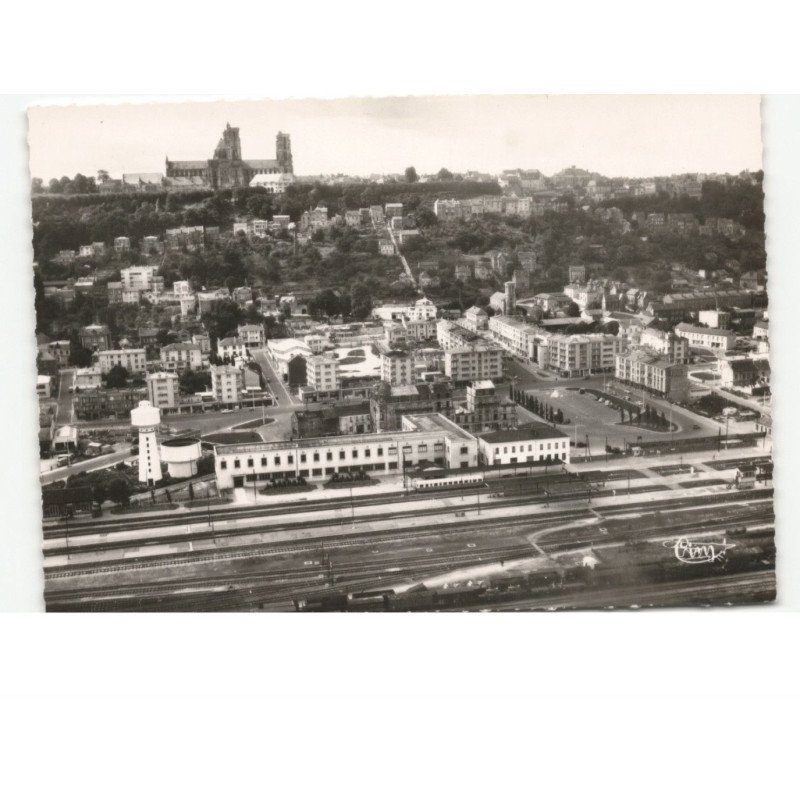 LAON: place de la gare vue aérienne 10x15 - très bon état