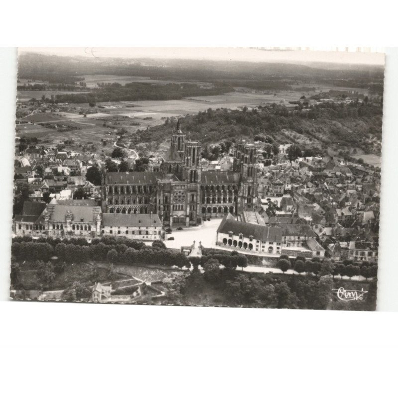 LAON: la cathédrale, côté nord vue aérienne 10x15 - très bon état