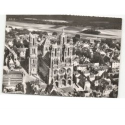 LAON: la cathédrale vue aérienne 10x15 - très bon état