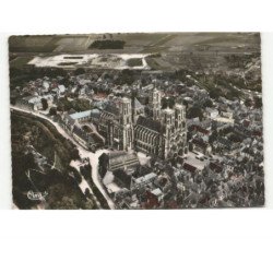 LAON: la cathédrale vue aérienne 10x15 - très bon état