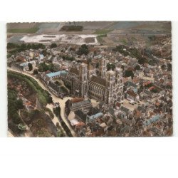 LAON: la cathédrale vue aérienne 10x15 - très bon état