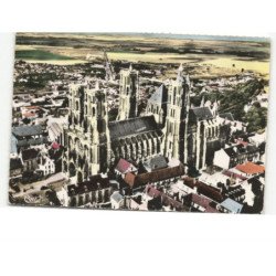 LAON: la cathédrale vue aérienne 10x15 - très bon état