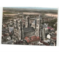 LAON: la cathédrale vue aérienne 10x15 - très bon état