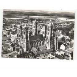 LAON: la cathédrale vue aérienne 10x15 - très bon état