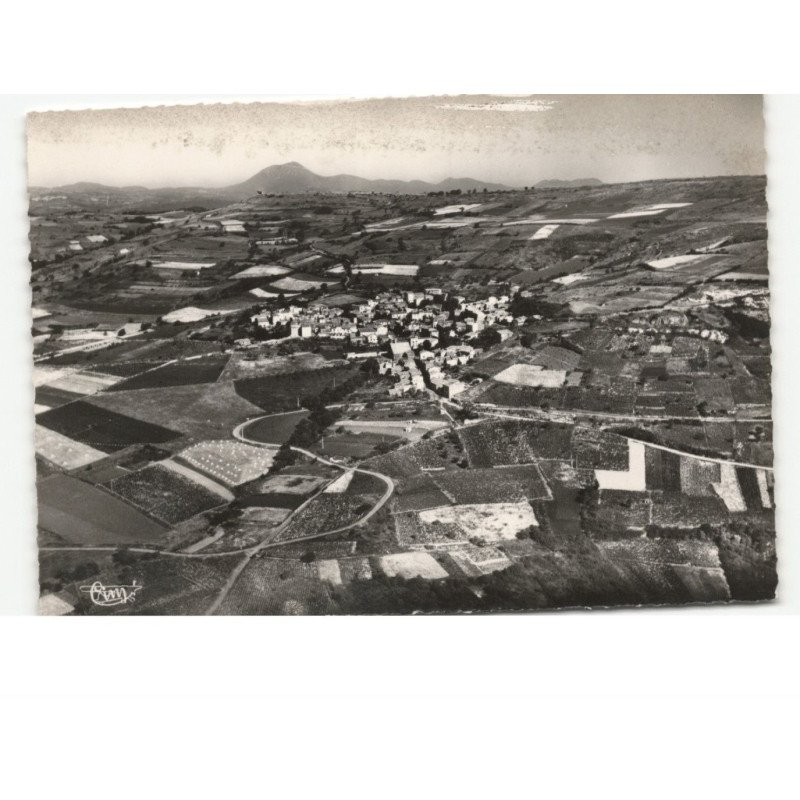 GERGOVIE: vue générale au fond, le puy-de-dome vue aérienne 10x15 - très bon état