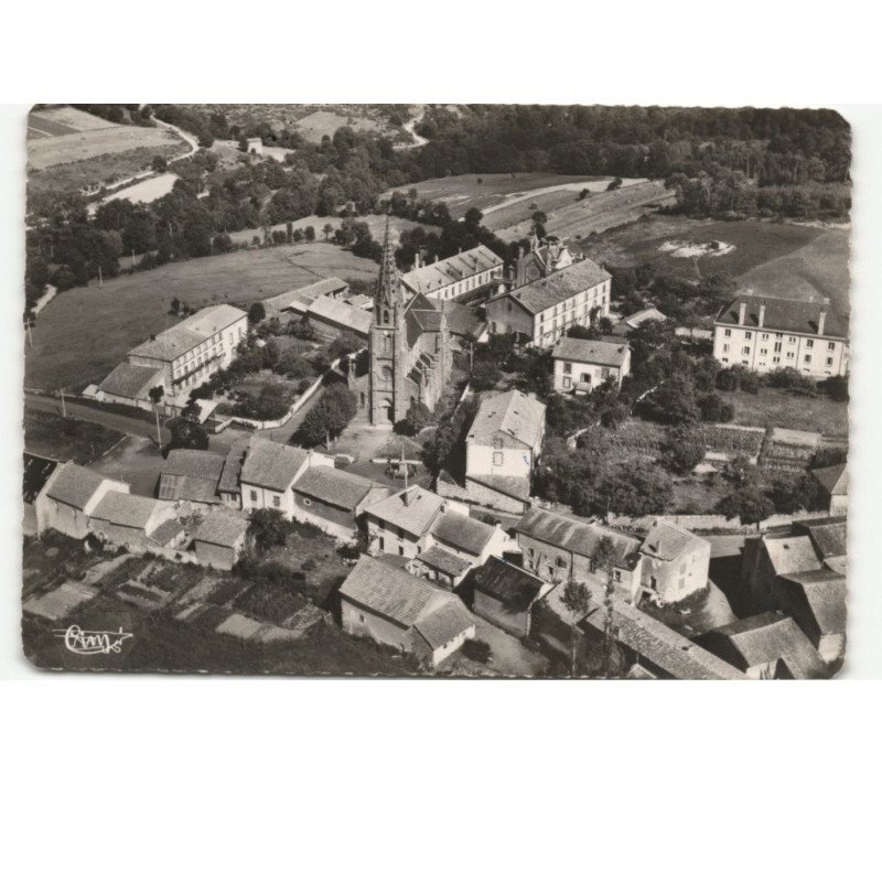 LOUBEYRAT: vue générale vue aérienne 10x15 - très bon état
