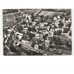 LATOUR D'AUVERGNE: le centre de la ville vue aérienne 10x15 - état (timbre arraché)