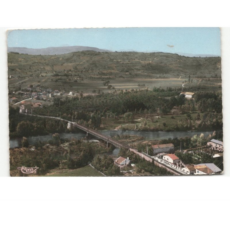 LES MARTRES-de-VEYRE: pont de mirefleur, panorama sur la chaîne des dômes vue aérienne 10x15 - très bon état