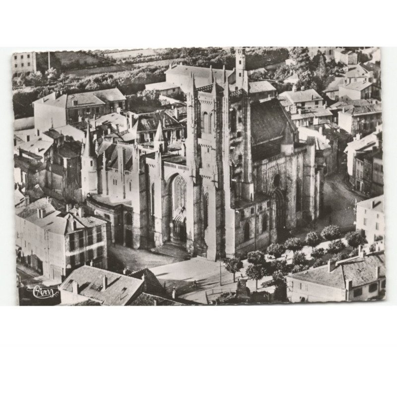 AMBERT: l'église vue aérienne 10x15 - très bon état