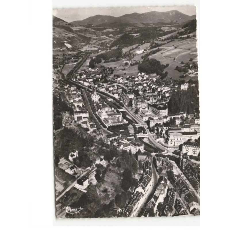 LA BOURBOULE: vue générale et la chaîne des monts-dore vue aérienne 10x15 - très bon état