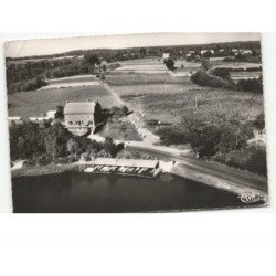 CHANCELAIRE: le chancelade-hôtel et la place vue aérienne 10x15 - état