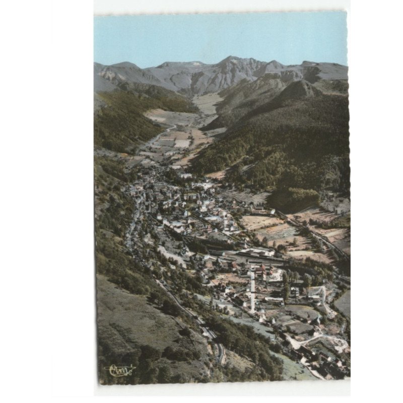 LE MONT-DORE: vue générale et la chaîne du sancy vue aérienne 10x15 - très bon état