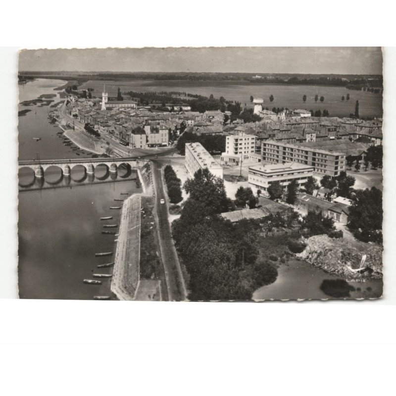 SAINT-LAURENT-les-MACON: les H.L.M. vue aérienne 10x15 - très bon état