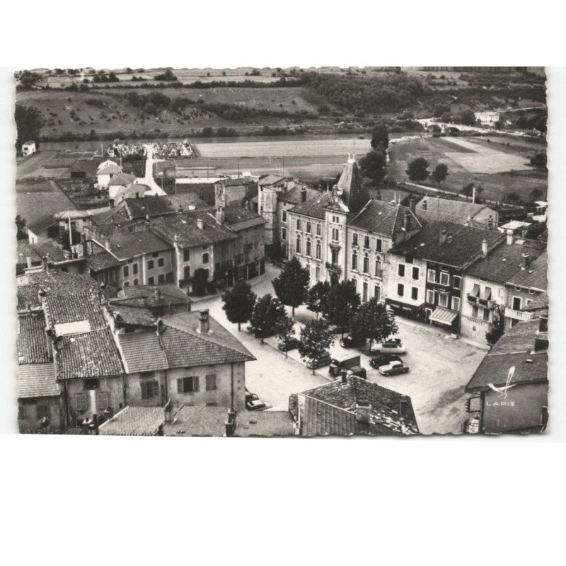 PONCIN: la mairie et la place vue aérienne 10x15 - très bon état