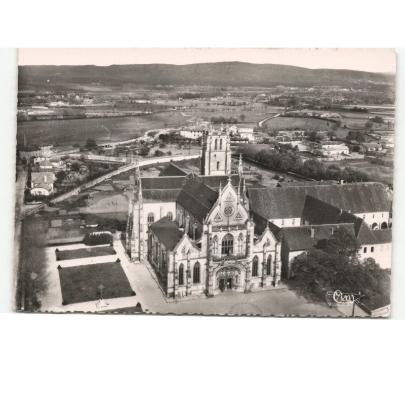 BOURG-en-BRESSE: l'église de brou vue aérienne 10x15 - très bon état