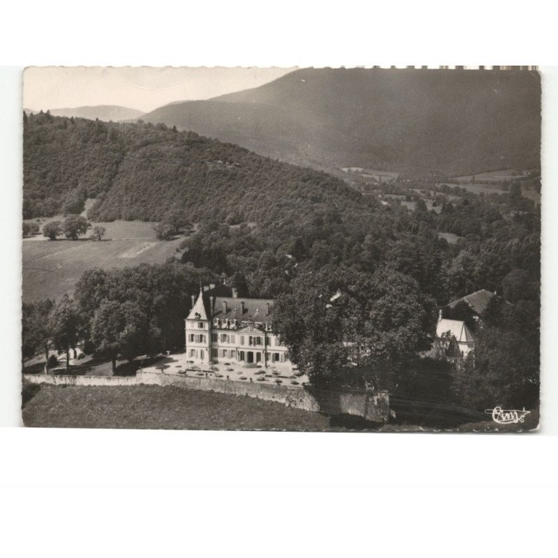 DIVONNE-les-BAINS: le château vue aérienne 10x15 - état (timbre arraché)